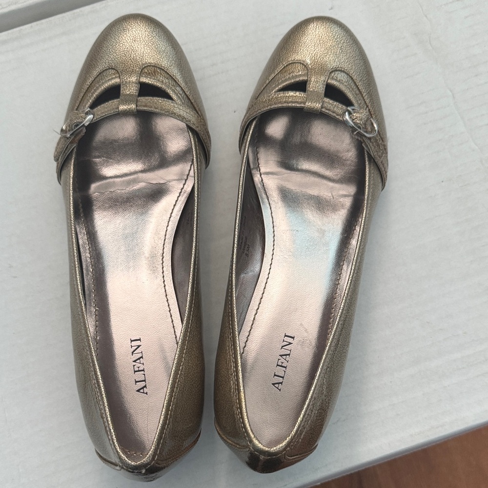 Alfani Metallic Gold Flats